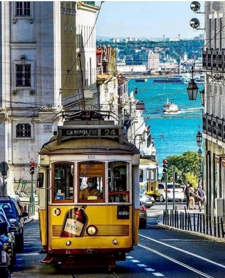 Tejo House River Lisbon Almada Exterior photo