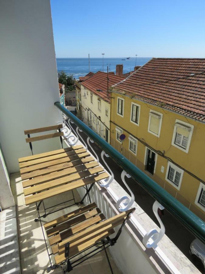 Tejo House River Lisbon Almada Exterior photo
