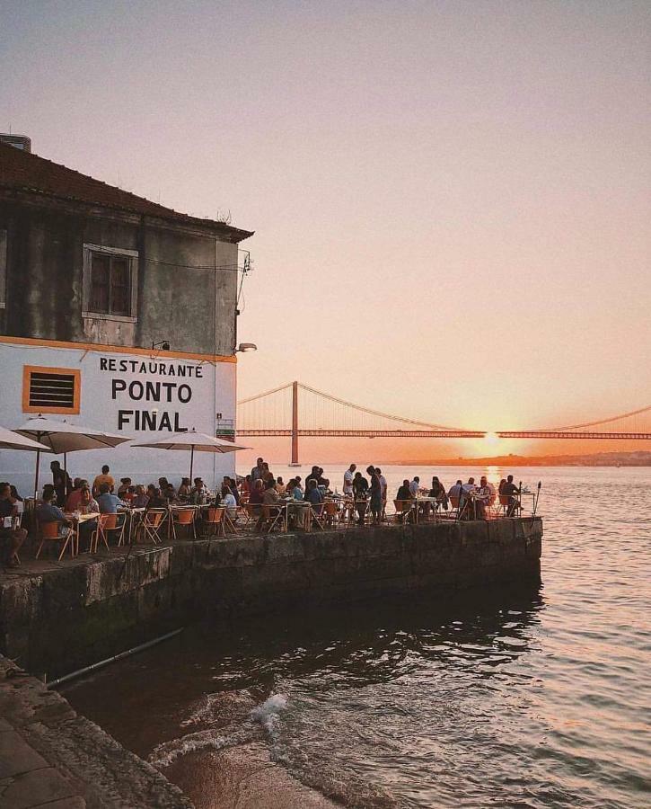 Tejo House River Lisbon Almada Exterior photo