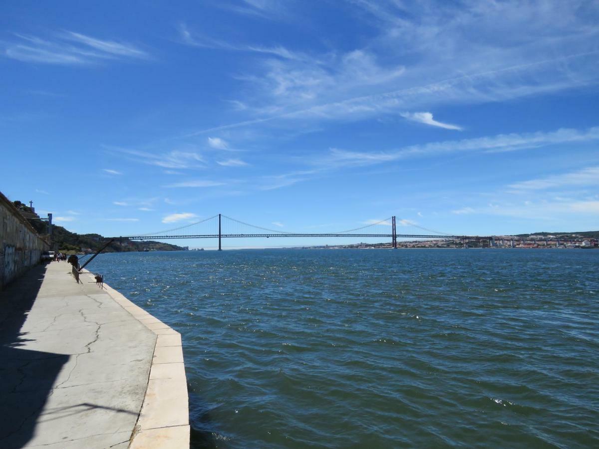 Tejo House River Lisbon Almada Exterior photo