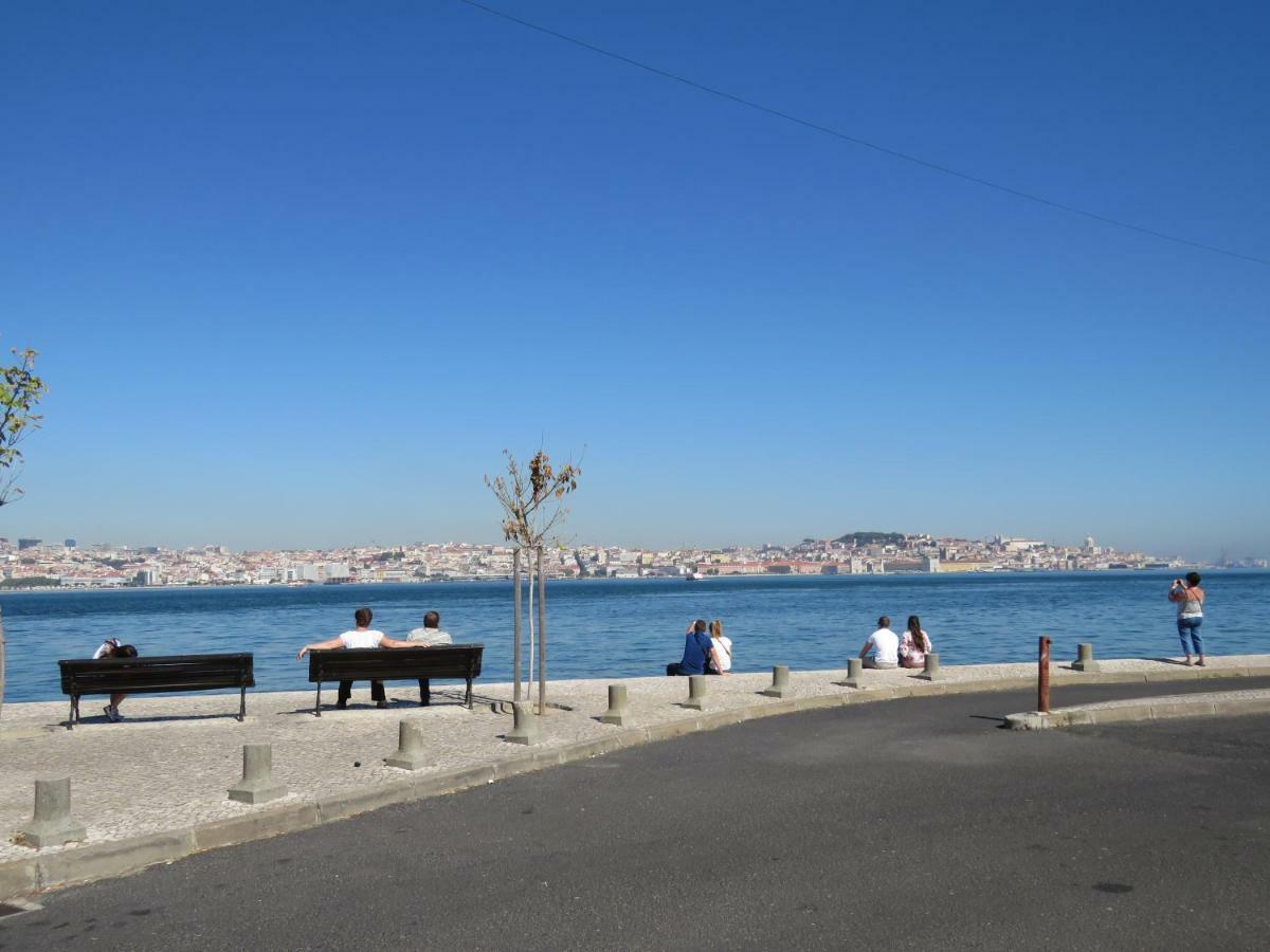 Tejo House River Lisbon Almada Exterior photo