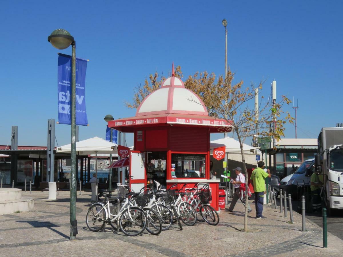 Tejo House River Lisbon Almada Exterior photo