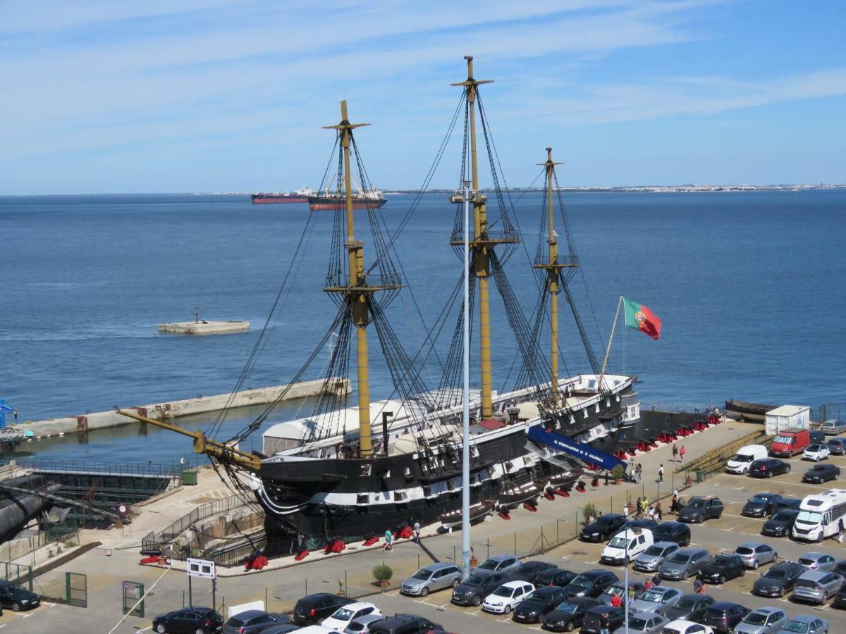 Tejo House River Lisbon Almada Exterior photo